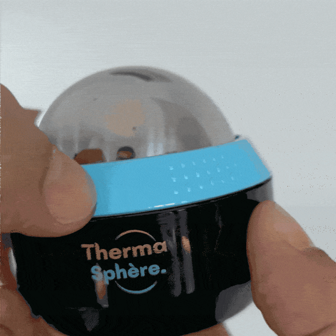 Démonstration en 5 étapes de l'utilisation de la ThermaSphère en mode froid : dévissage, congélateur, sortie givrée, massage nuque et soulagement